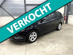 Ford Focus Wagon - 1.6 Comfort trekhaak nieuwe distributie APK