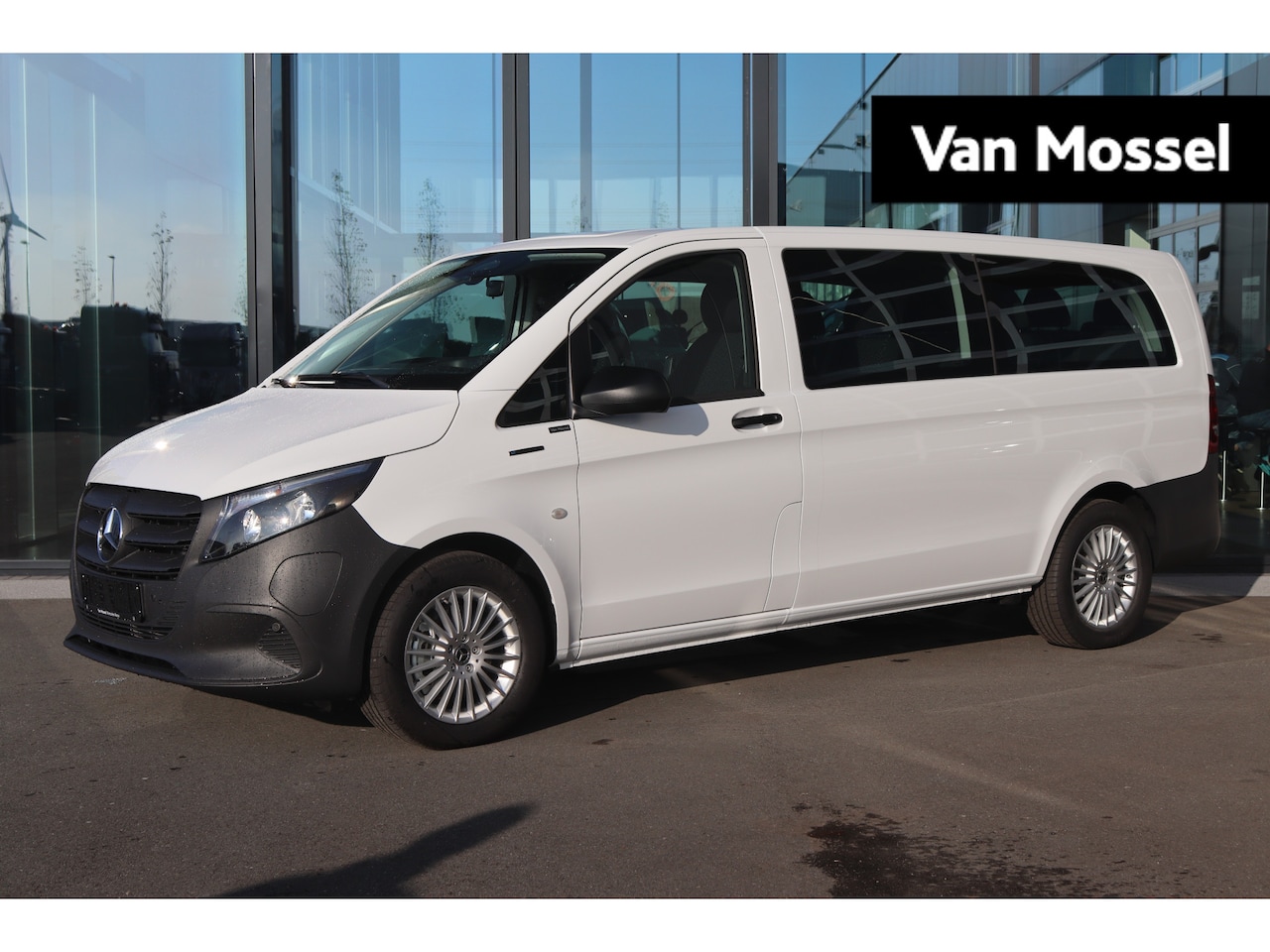 Mercedes-Benz eVito Tourer - 126 L3 PRO 9 persoons // TAXI ACTIE - AutoWereld.nl