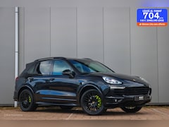Porsche Cayenne - 3.0 S E-Hybrid | Dealer Onderhouden | Sport Chrono | Panoramadak | PASM | BOSE | Apple Car