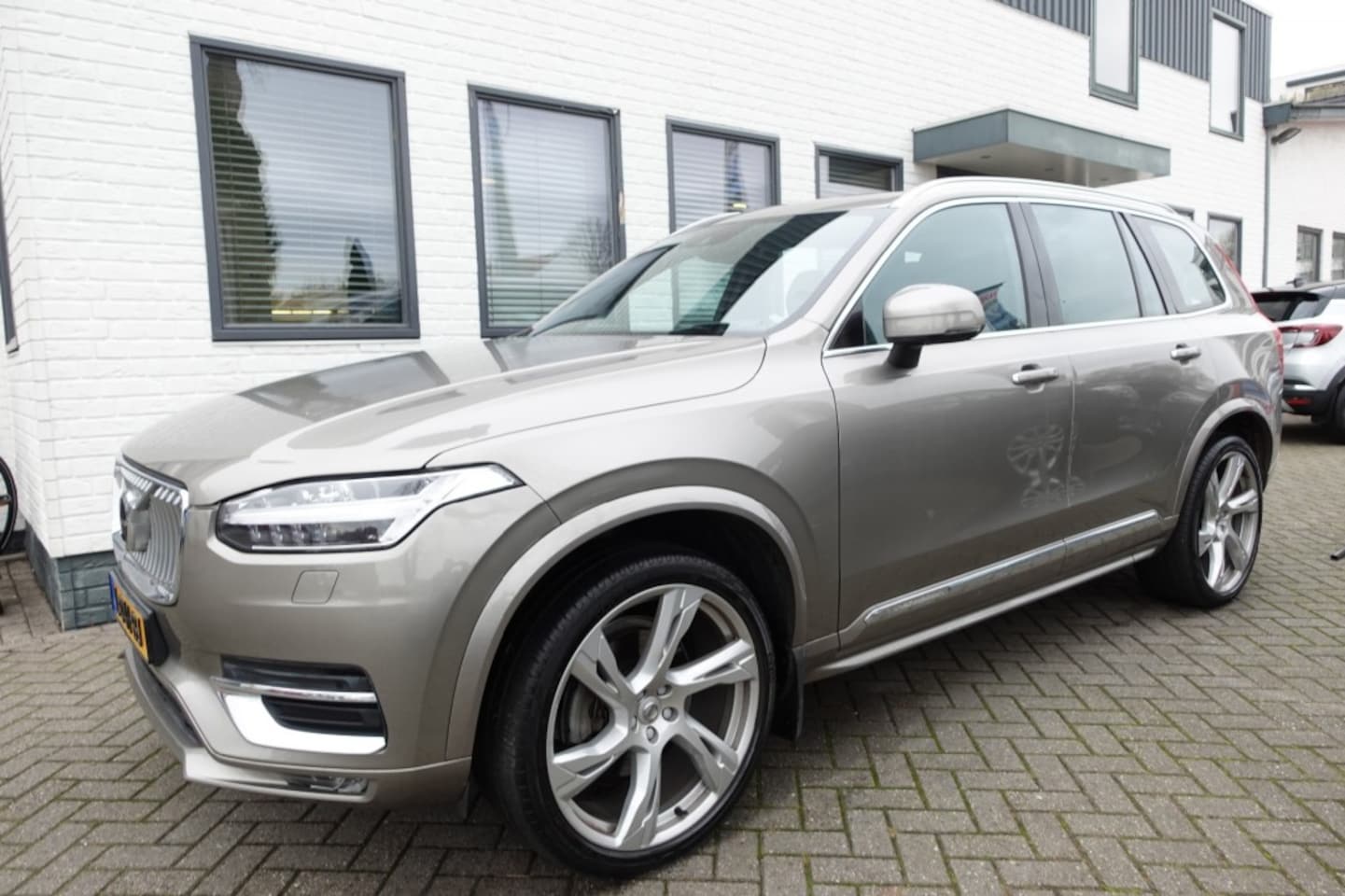 Volvo XC90 - 2.0 T5 AWD Inscription Intro Edition 7 pers Trekhaak Panorama 38.000km ! - AutoWereld.nl