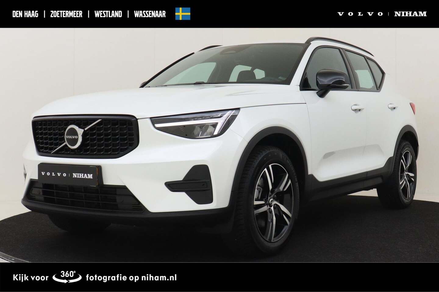 Volvo XC40 - B4 (M-HYBRID) PLUS DARK -CAMERA|ADAP.CRUISE|VERW.VOORRUIT|TREKHAAK|HARMAN/KARDON - AutoWereld.nl