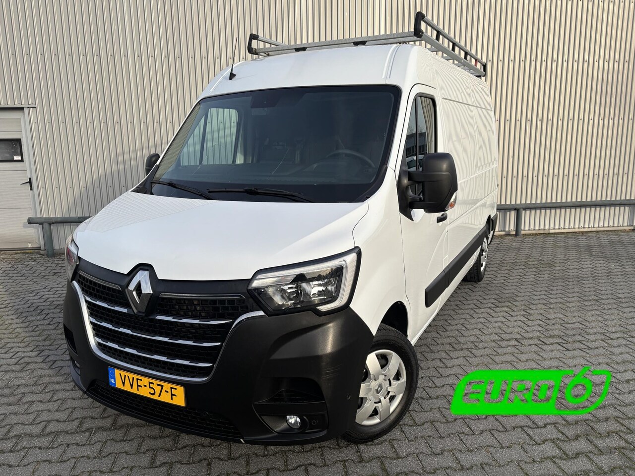 Renault Master - T35 2.3 dCi 150 L2H2*A/C*CRUISE*NAVI*HAAK*3PERS* - AutoWereld.nl
