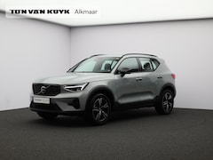 Volvo XC40 - 2.0 B4 Plus Dark / Trekhaak / Stoel+stuur+voorruitverwarming / Elektr. bed. stoelen / Harm
