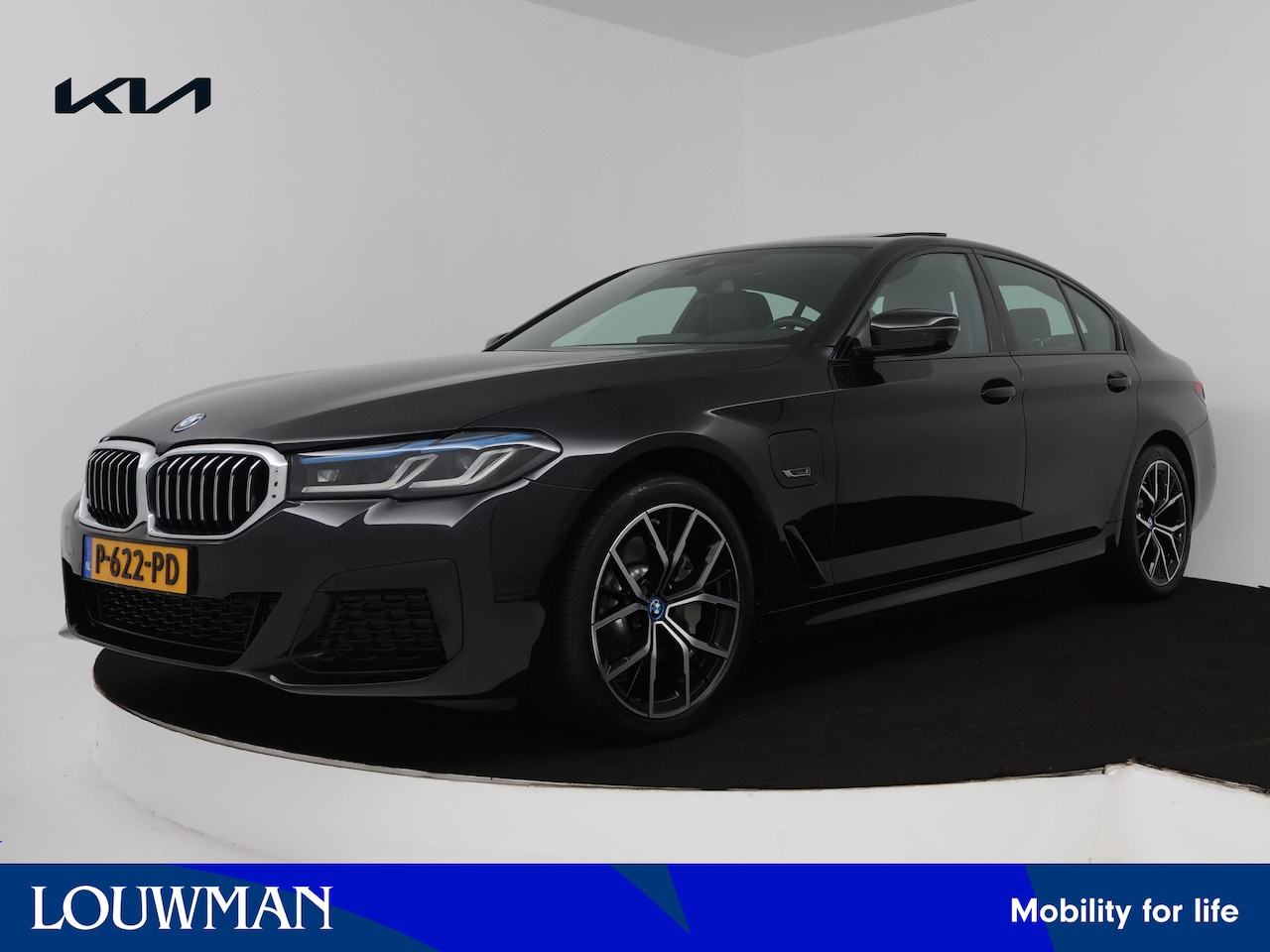 BMW 5-serie - 530e Business Edition Plus | M Sport | Panoramadak | Head-up Display | Live Cockpit | Nede - AutoWereld.nl