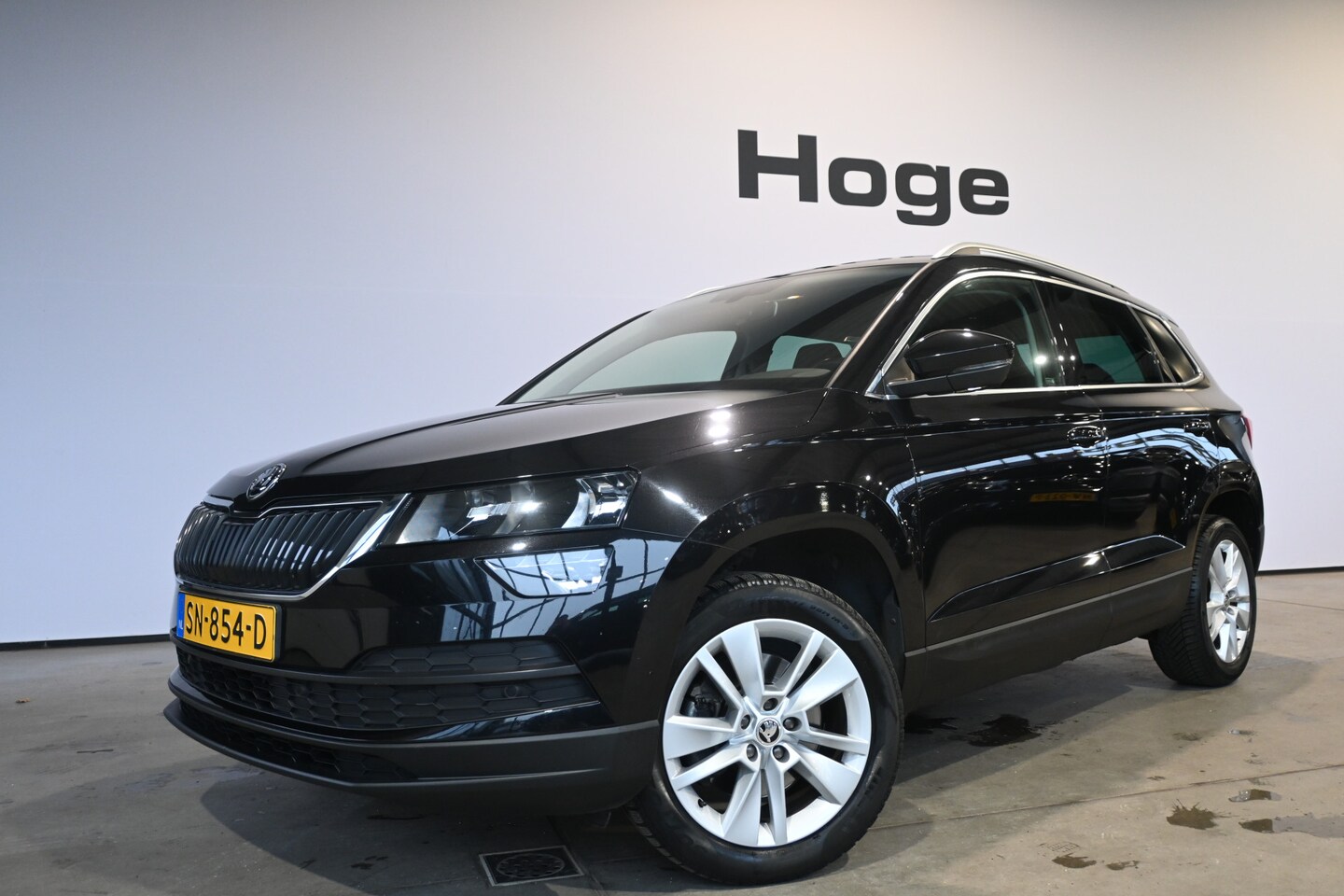 Skoda Karoq - 1.0 TSI Ambition Business Clima Navigatie Cruise Control Rijklaarprijs Inruil Mogelijk! - AutoWereld.nl