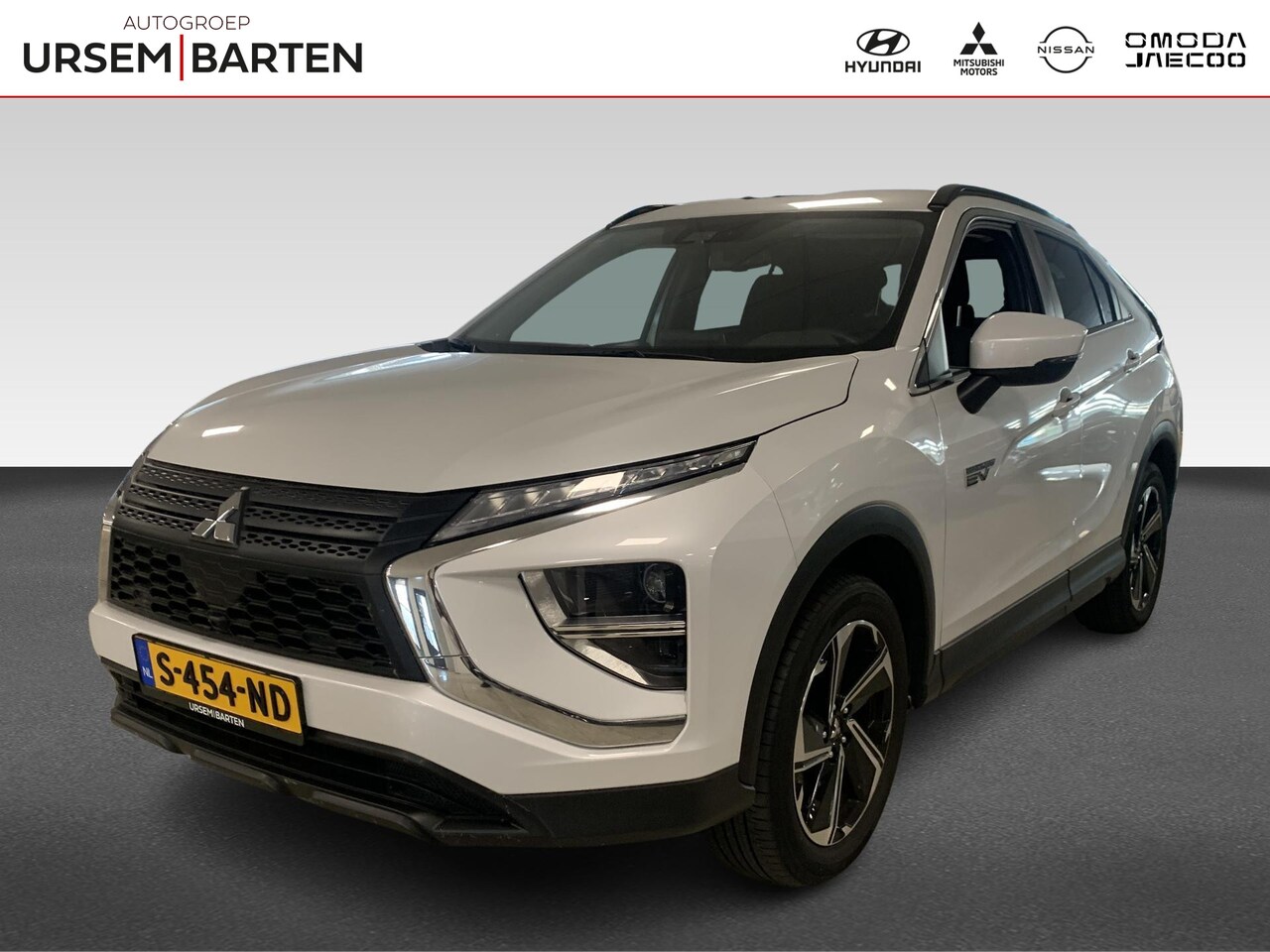 Mitsubishi Eclipse Cross - 2.4 PHEV Intense Incl. Achteruitrijcamera | Stoelverwarming en verkoeling - AutoWereld.nl