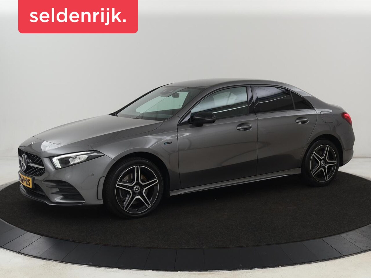 Mercedes-Benz A-klasse - 250e AMG Limited | Carplay | Stoelverwarming | Leder/Alcantara | Widescreen | Sfeerverlich - AutoWereld.nl