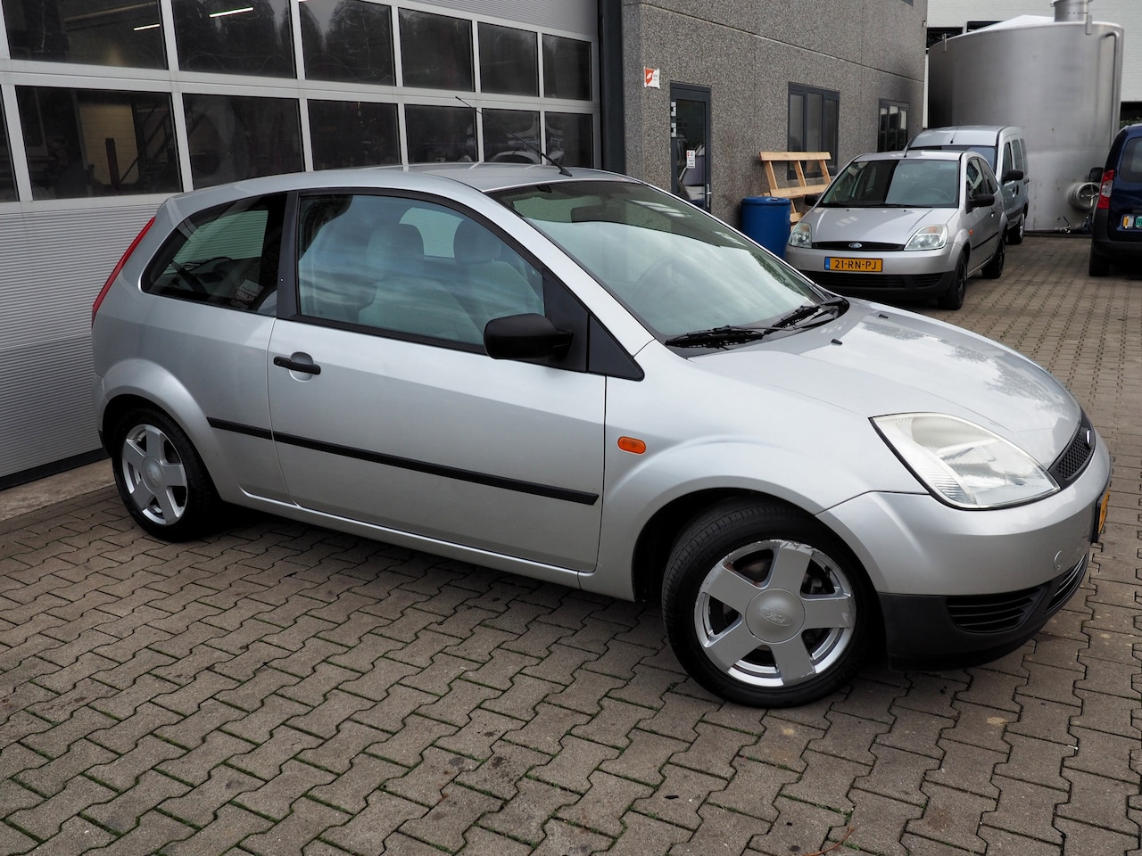 Ford Fiesta - 1.25 16V Ambiente AIRCO ELEKTRISCH PAKKET LM VELGEN