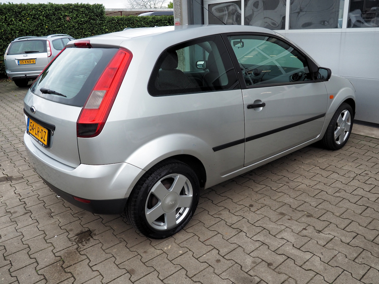 Ford Fiesta - 1.25 16V Ambiente AIRCO ELEKTRISCH PAKKET LM VELGEN