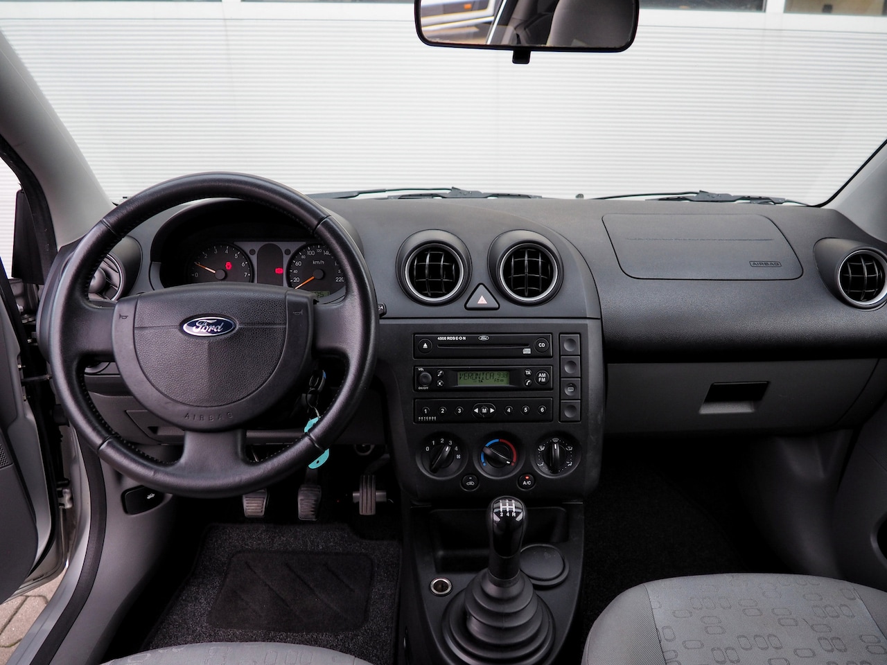 Ford Fiesta - 1.25 16V Ambiente AIRCO ELEKTRISCH PAKKET LM VELGEN