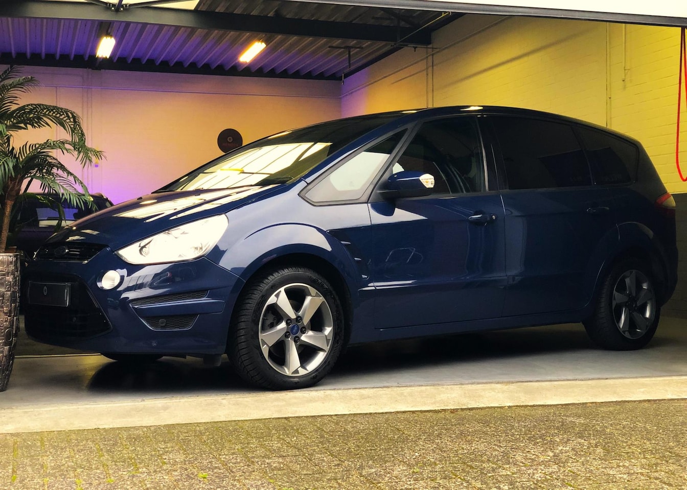 Ford S-Max - 1.6 EcoBoost 161pk/ 7 zits/PDC/APK NIEUW - AutoWereld.nl