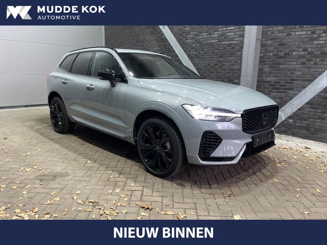 Volvo XC60 - T6 Plug-in hybrid Plus Black Edition | FACELIFT | Trekhaak | 360° Camera | Head-Up | Panor - AutoWereld.nl