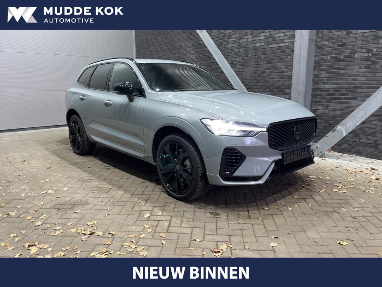 Volvo XC60 - T6 Plug-in hybrid Plus Black Edition | FACELIFT | Trekhaak | 360° Camera | Head-Up | Panor - AutoWereld.nl