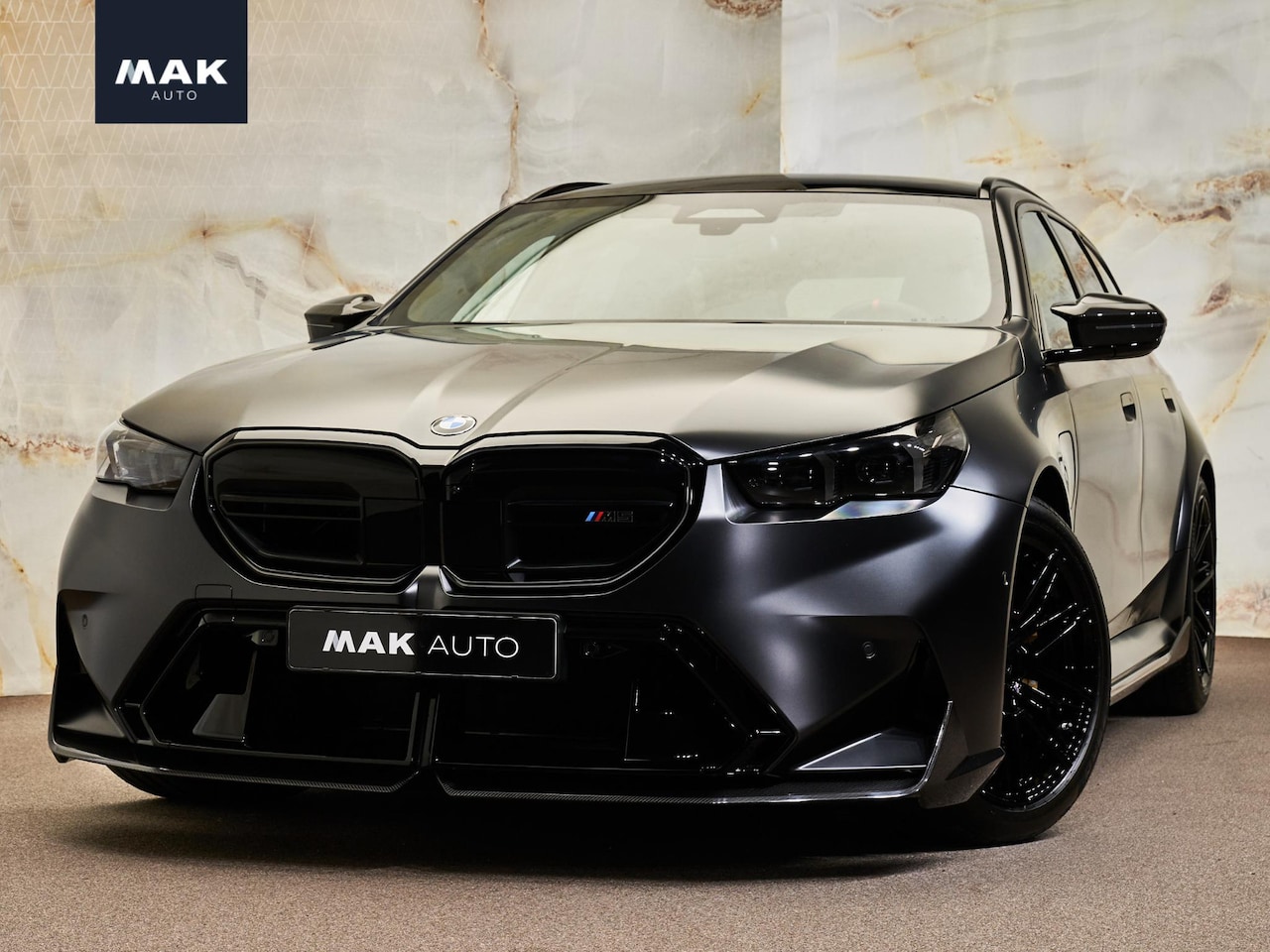 BMW M5 - Touring V8 M Hybrid, Akrapovič, M Performance, Eventuri, M Drivers Package, Ultimate Packa - AutoWereld.nl