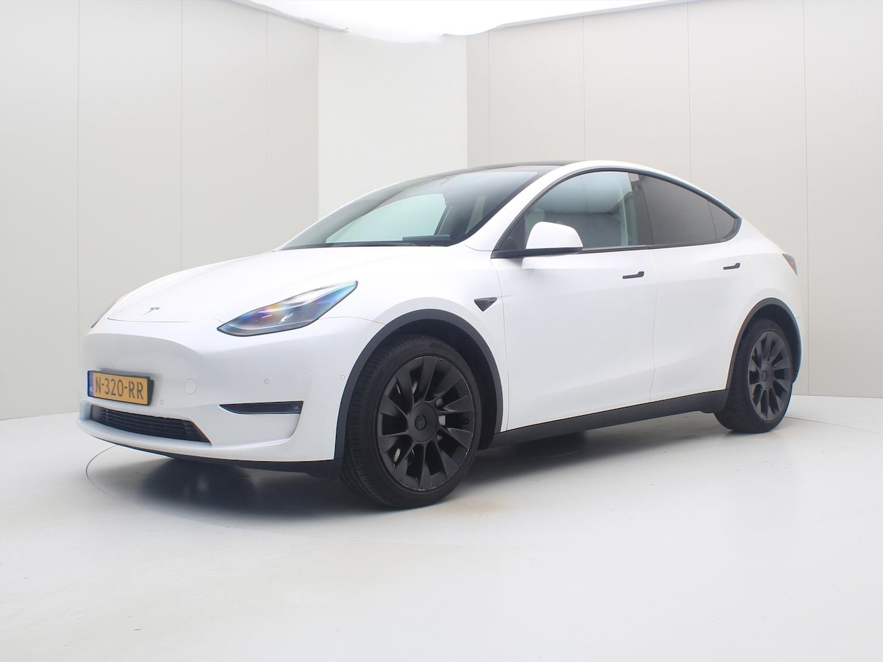 Tesla Model Y - Long-Range AWD 351pk 75 kWh [ AUTOPILOT+20'' LMV+533KM WLTP+PREMIUM AUDIO ] - AutoWereld.nl