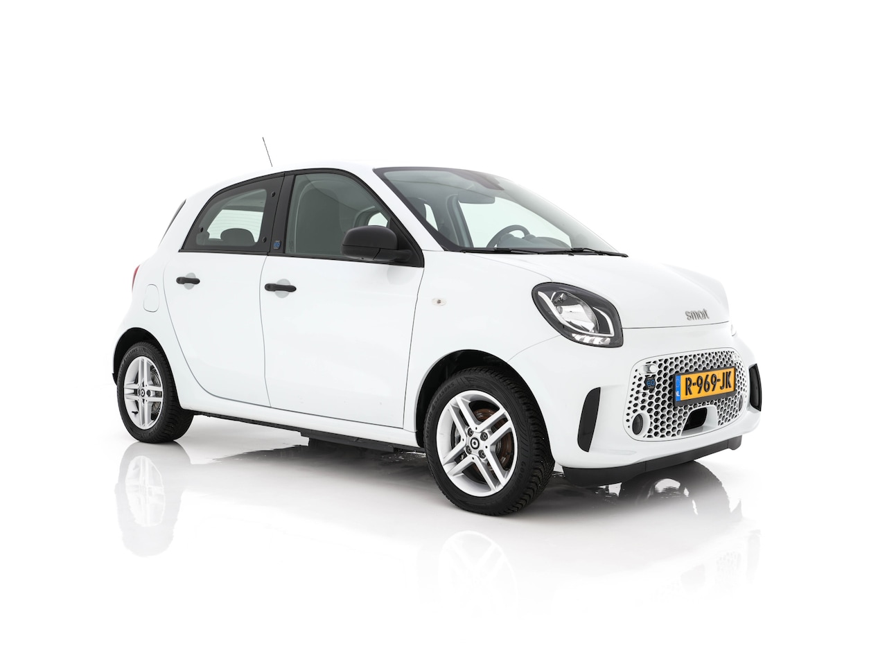 Smart Forfour - EQ Essential 18 kWh [ 3-Fase ] (INCL-BTW) Aut. *FULL-LEATHER | AIRCO | CRUISE | DAB+ | COM - AutoWereld.nl
