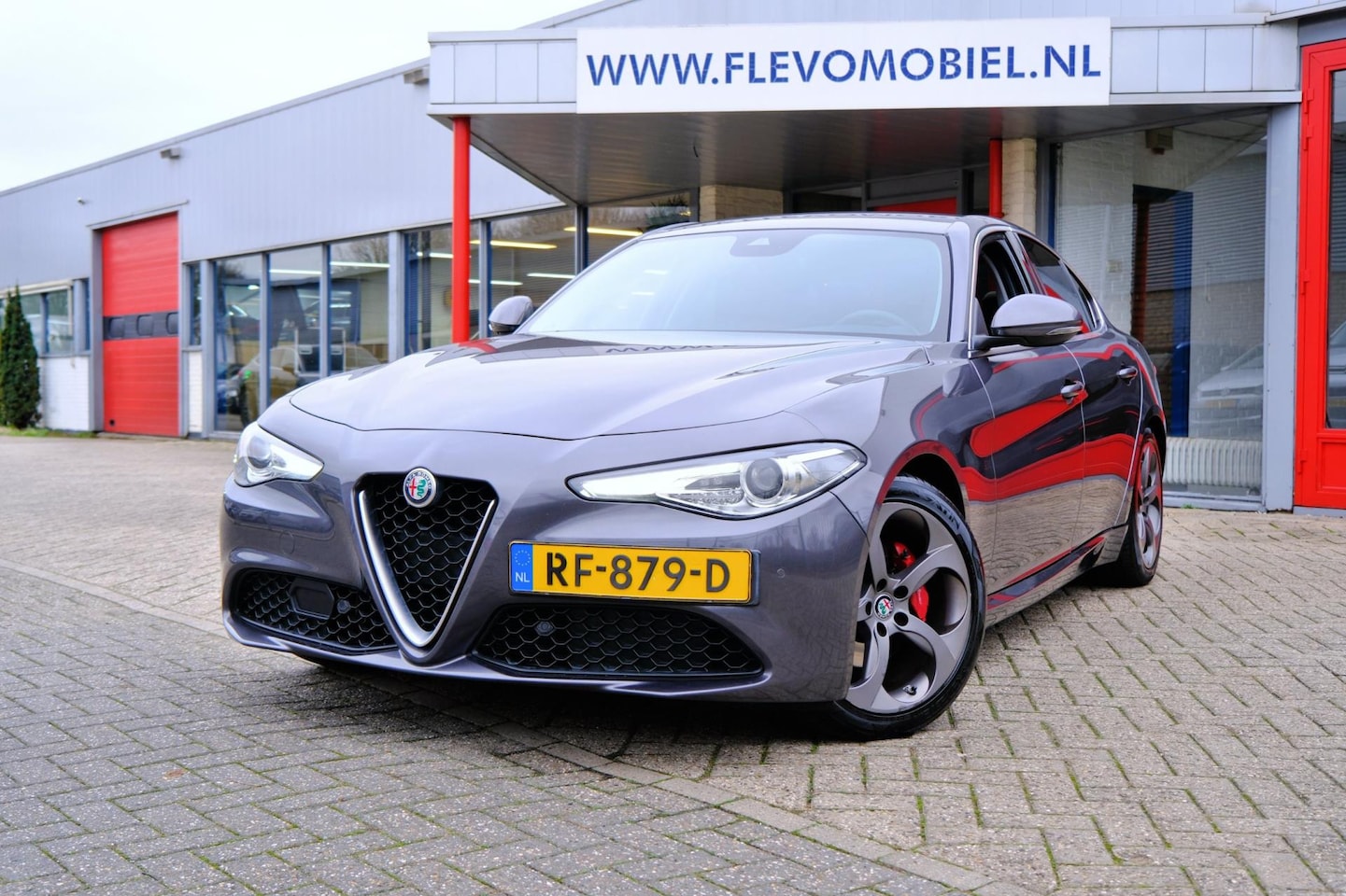 Alfa Romeo Giulia - 2.2 Super 180pk Aut. Leder|Clima|Cam|Navi|DAB+ - AutoWereld.nl