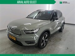 Volvo XC40 - Recharge 78kWh 408pk Twin Pro | SOH 94, 26% | Panoramadak | Trekhaak | Stuur & stoelverwar