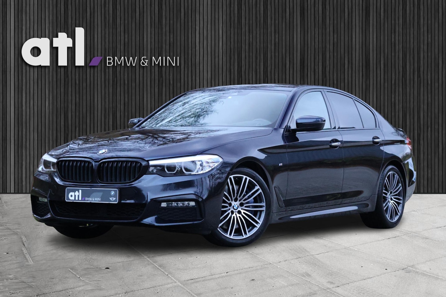 BMW 5-serie - 540i High Executive M-Sport | HUD | Keyless | Hifi | elktr. trekhaak | Navi Pro | Adap ond - AutoWereld.nl
