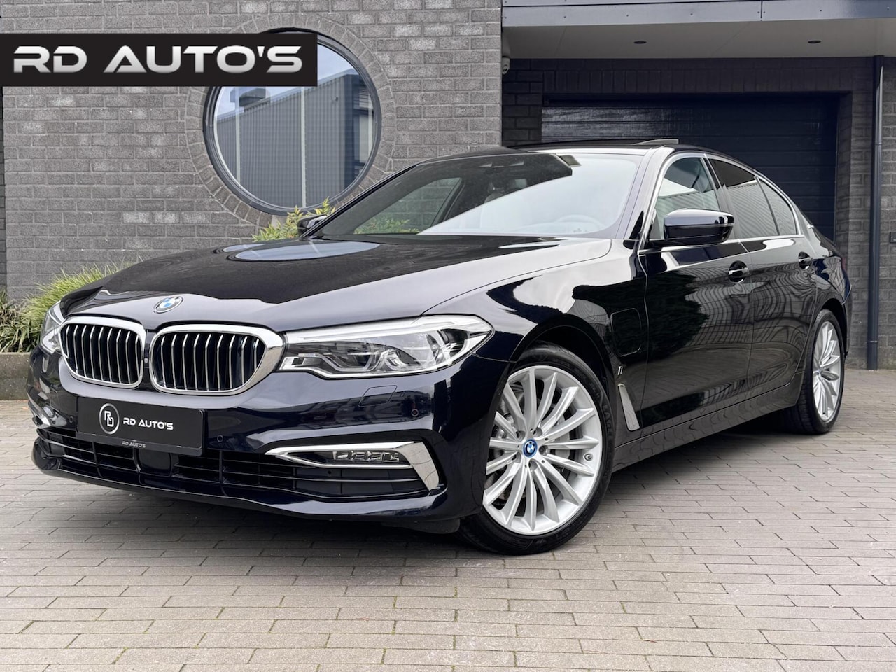 BMW 5-serie - 530e iPerformance High Executive Individual HUD Pano - AutoWereld.nl