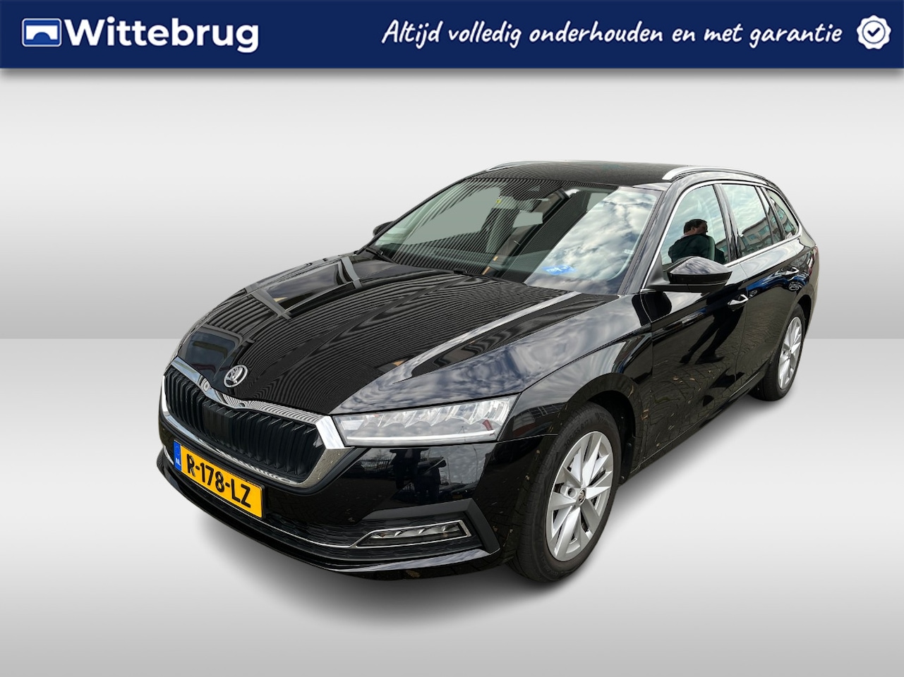 Skoda Octavia Combi - 1.5 e-TSI 150pk Style DSG Automaat Parkeersensoren / Navigatie / Stoelverwarming / Digital - AutoWereld.nl