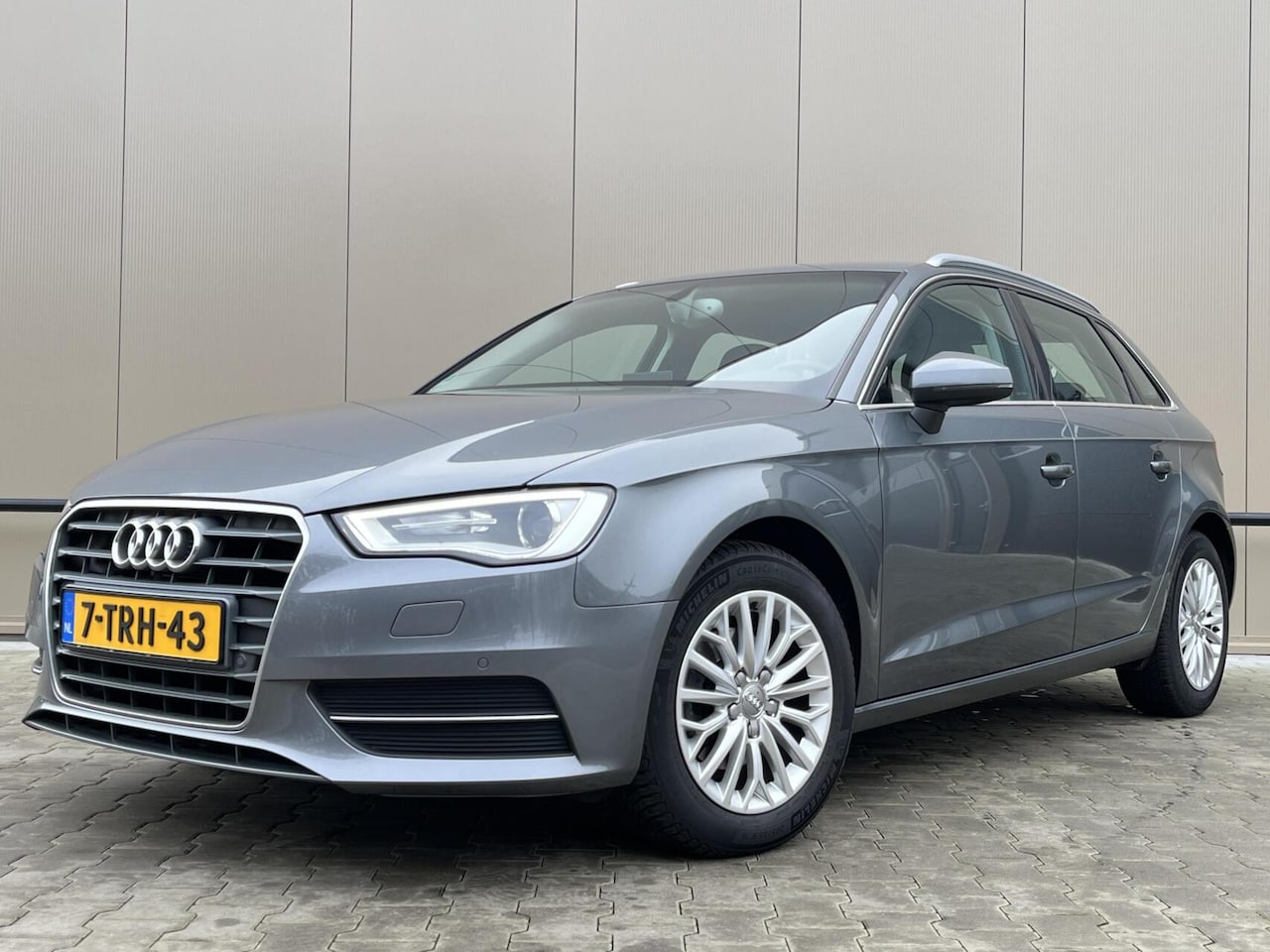 Audi A3 Sportback - 1.2 TFSI 105pk Ambition | Keyless | Camera | Org. NL - AutoWereld.nl