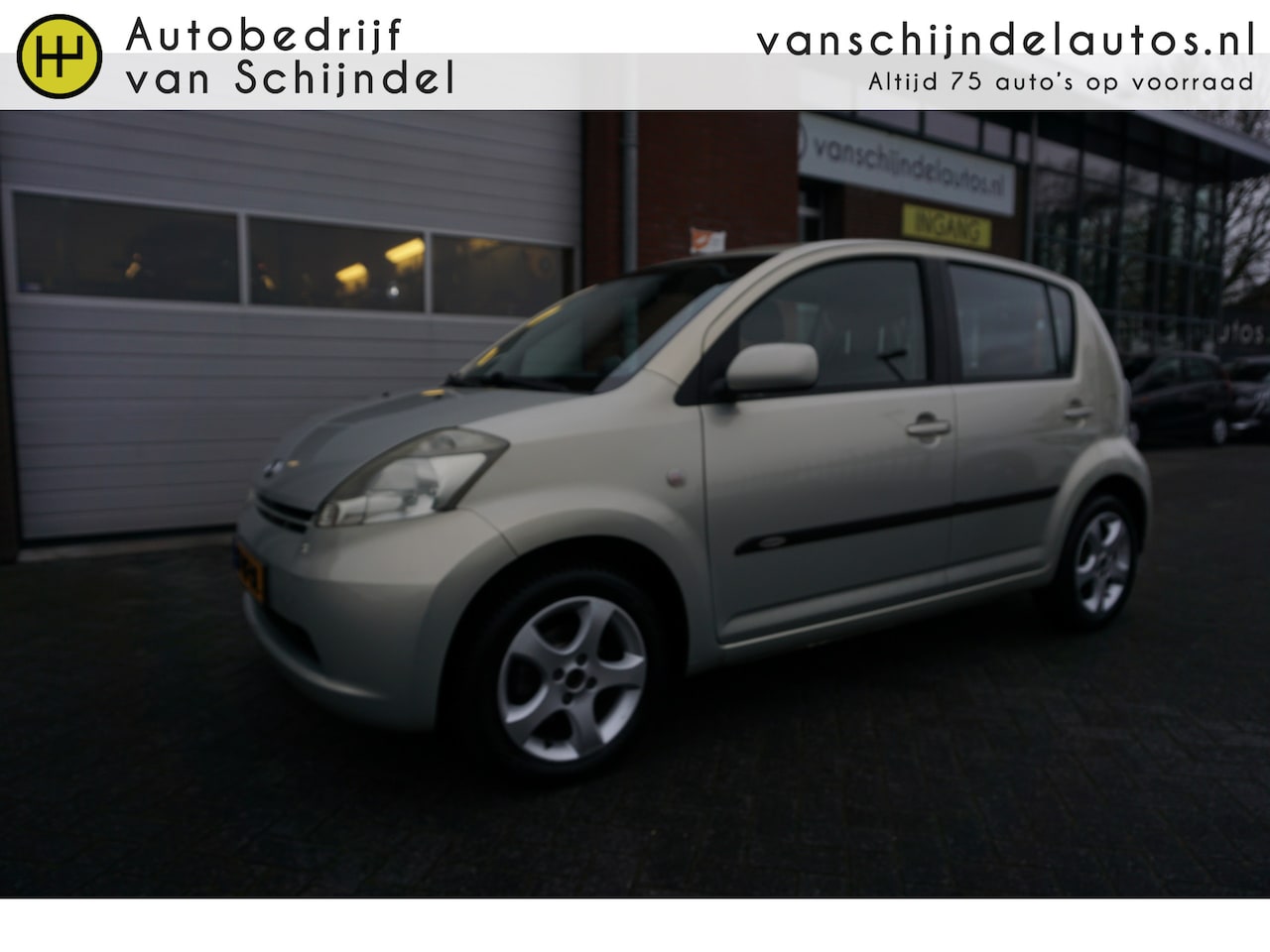Daihatsu Sirion 2 - 1.3-16V COMFORT 5 DEURS MET AIRCO 4X ZGAN ALL SEASON BANDEN 4X ELECTR.RAMEN/SPIEGELS RADIO - AutoWereld.nl