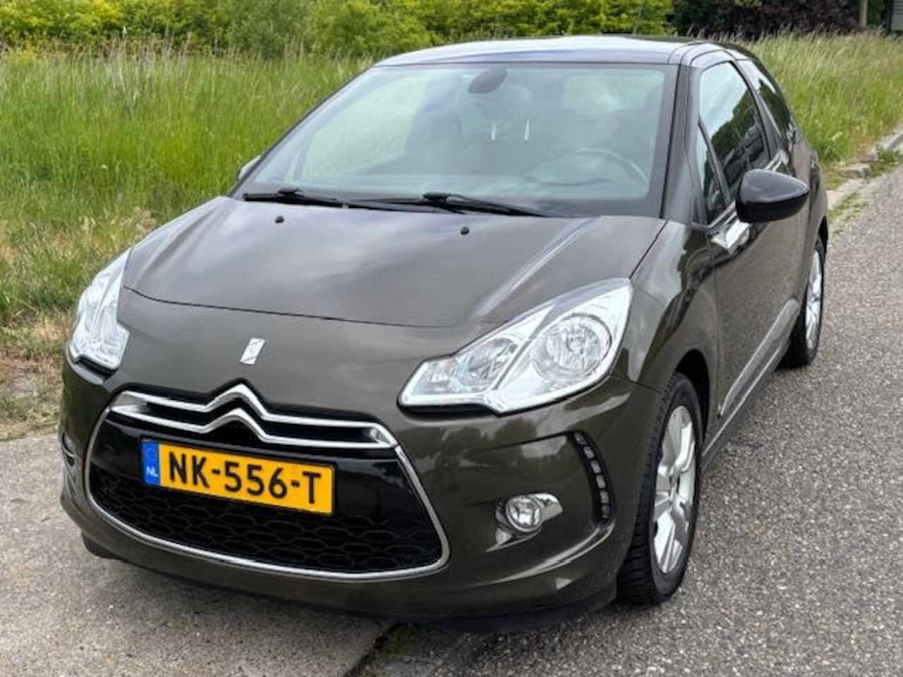 Citroën DS3 - 1.2 VTi Business ECC LMV 16" Sportstoelen Cruise Navi Nw Apk! - AutoWereld.nl