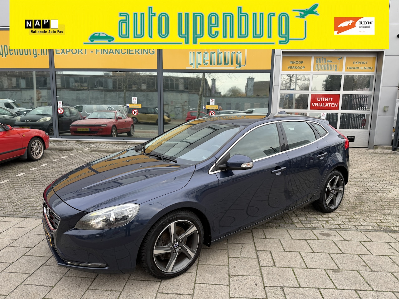 Volvo V40 - 1.6 T2 Summum * 109.333 Km * Climatronic * Leder / Stof * NIEUWSTAAT * - AutoWereld.nl