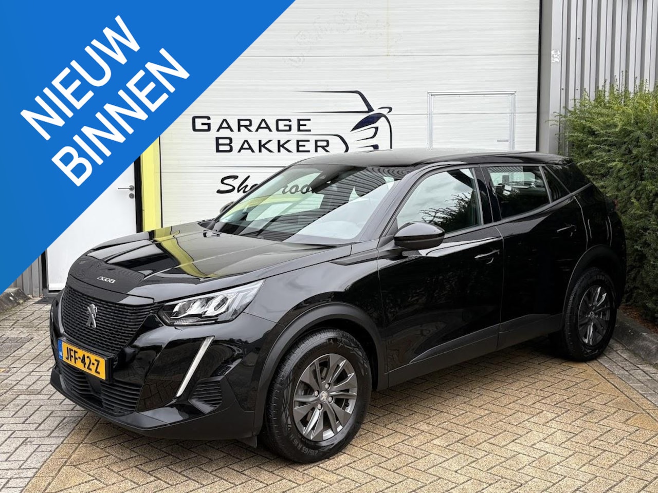 Peugeot 2008 - 1.2 PureTech 100 Allure Pack Camera, Navigatie, Parkeersensoren - AutoWereld.nl