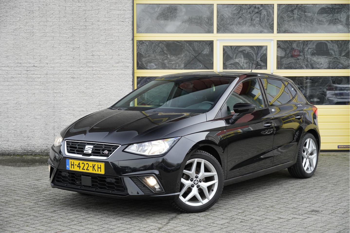 SEAT Ibiza - 1.0 TSI 5drs FR Business Intense BJ2020 Lmv 17" | Led | Pdc | Navi | Afneembare trekhaak | - AutoWereld.nl