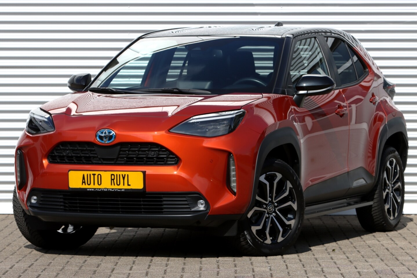 Toyota Yaris Cross - 1.5 Hybrid Spicy Edition Bi-Tone - AutoWereld.nl