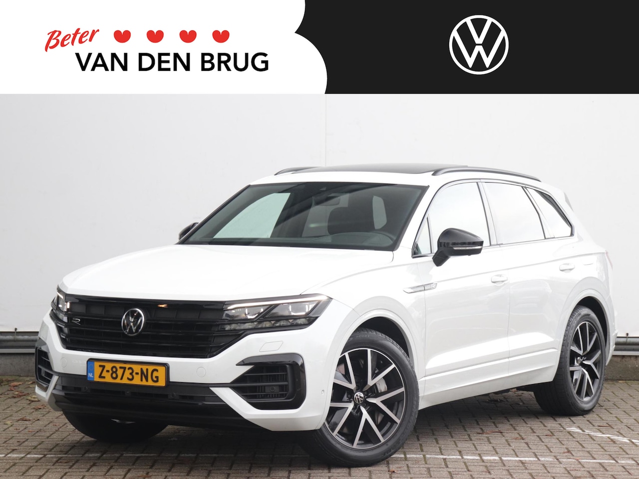 Volkswagen Touareg - R 3.0 TSI 462PK eHybrid 4MOTION 462pk | Luchtvering | Trekhaak | Panoramadak | Leder | 360 - AutoWereld.nl