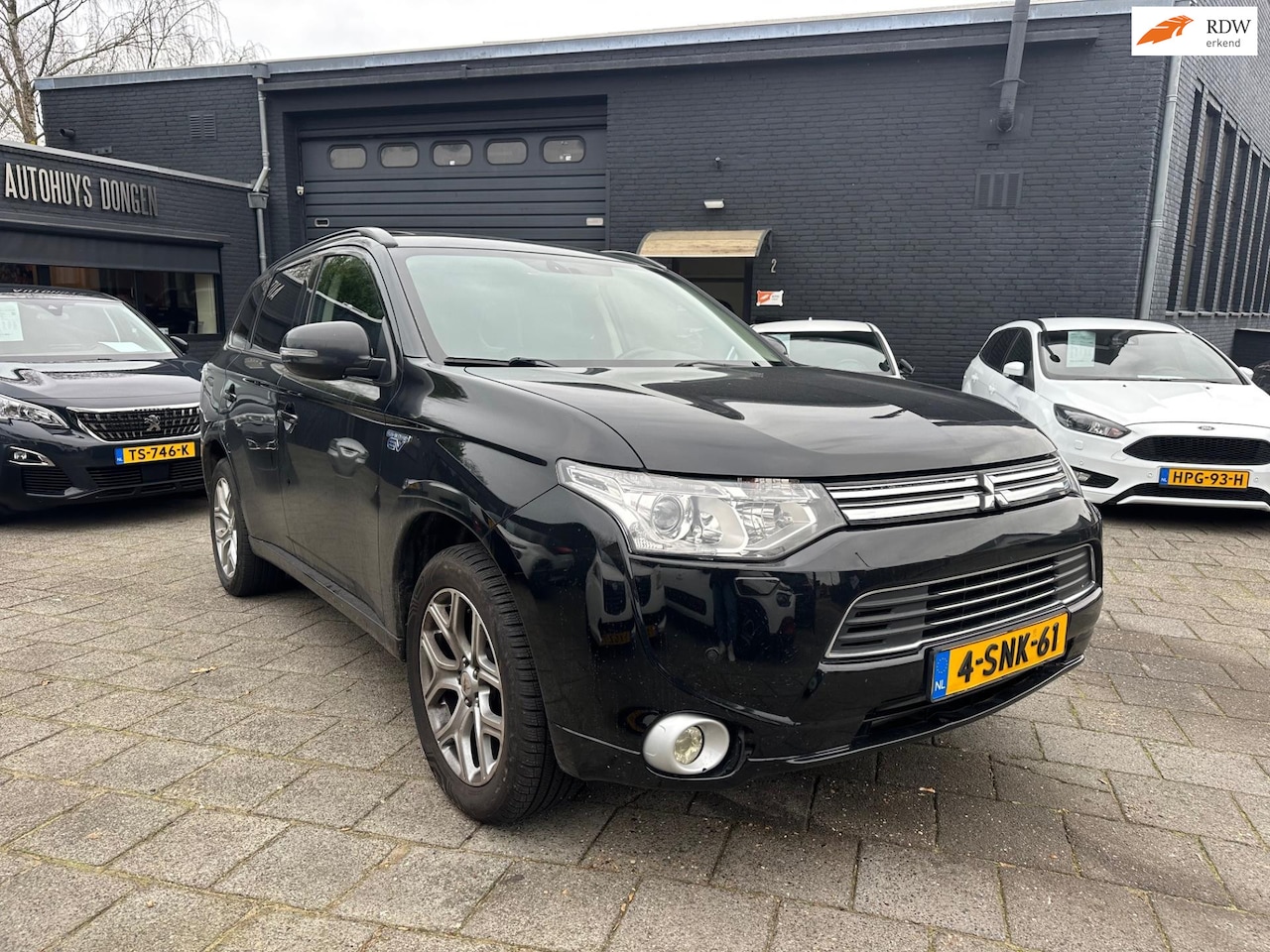 Mitsubishi Outlander - 2.0 PHEV Instyle! Elek Sch Dak! Navigatie! - AutoWereld.nl
