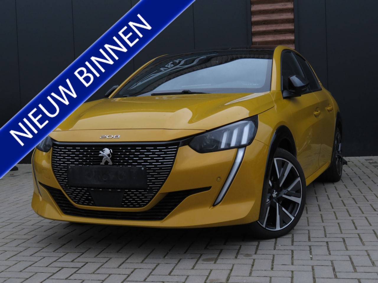 Peugeot 208 - 1.2 PureTech Automaat GT Pack Airco ACC Cr-Control CarPlay Panoramadak - AutoWereld.nl