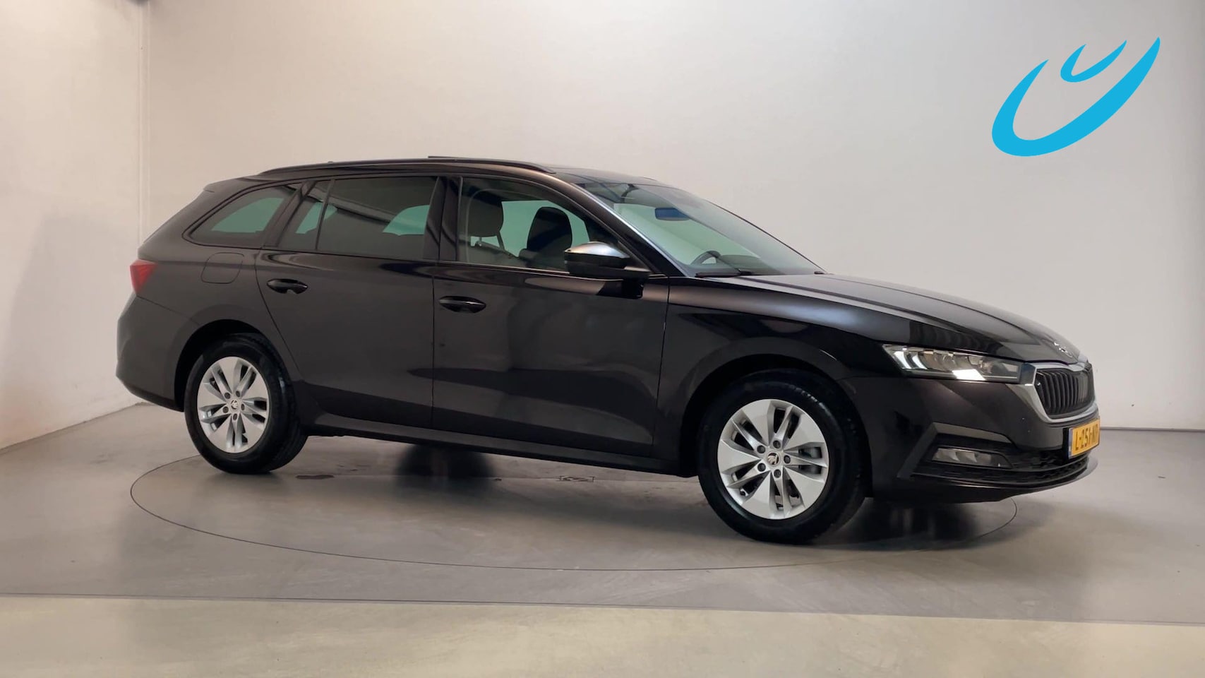 Skoda Octavia Combi - 1.0 e-TSI DSG Business Edition Panoramadak Camera Virtual Cockpit DAB+ - AutoWereld.nl