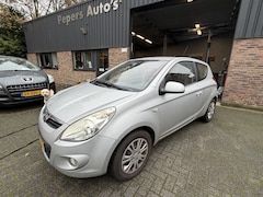 Hyundai i20 - 1.2i DynamicVersion Rijd Goed Maar koppeling begint te slippen