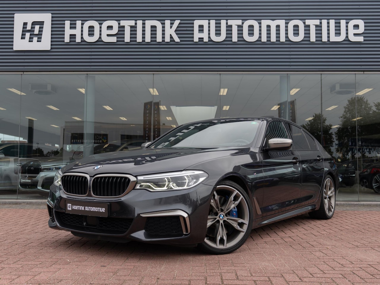 BMW 5-serie - M550i xDrive High Executive | Memory | Hud | B&W - AutoWereld.nl