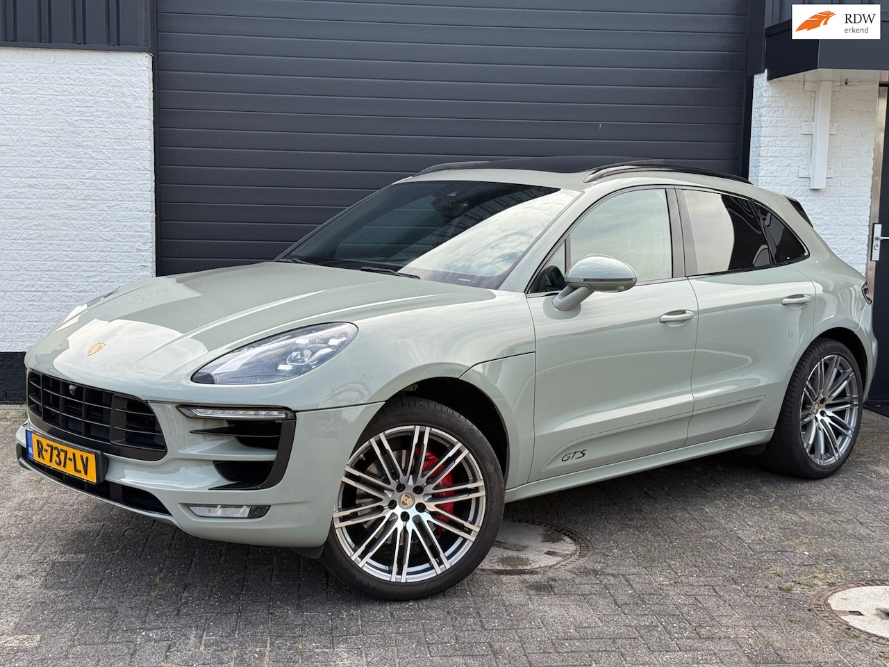 Porsche Macan - 3.0 GTS |PTS|Luchtvering|Carbon|Bose|360º|Sport uitlaat - AutoWereld.nl
