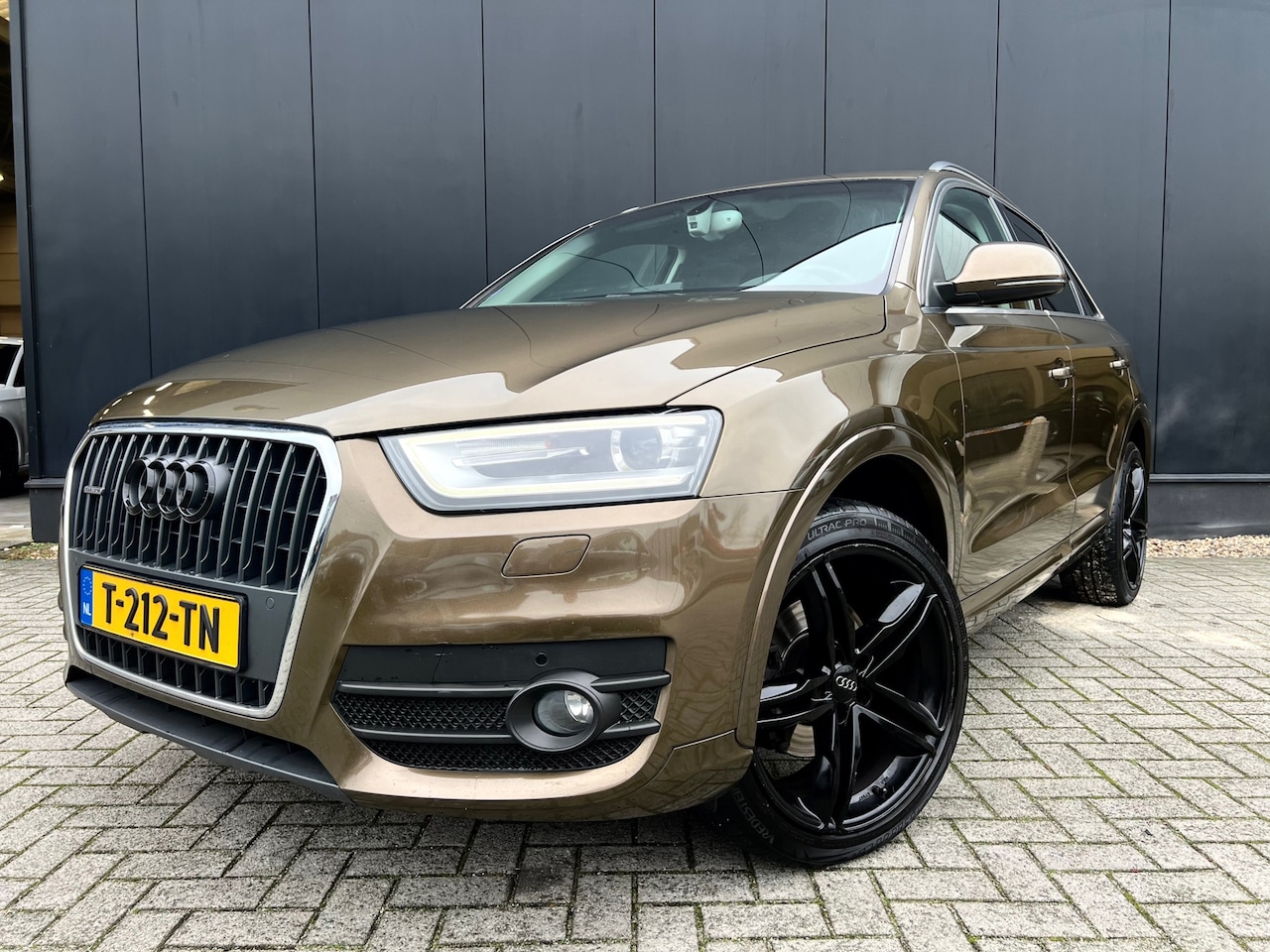 Audi Q3 - 2.0 TFSI '13 Aut/19'Lmv/Navi/Camera/ComplOnderh! - AutoWereld.nl