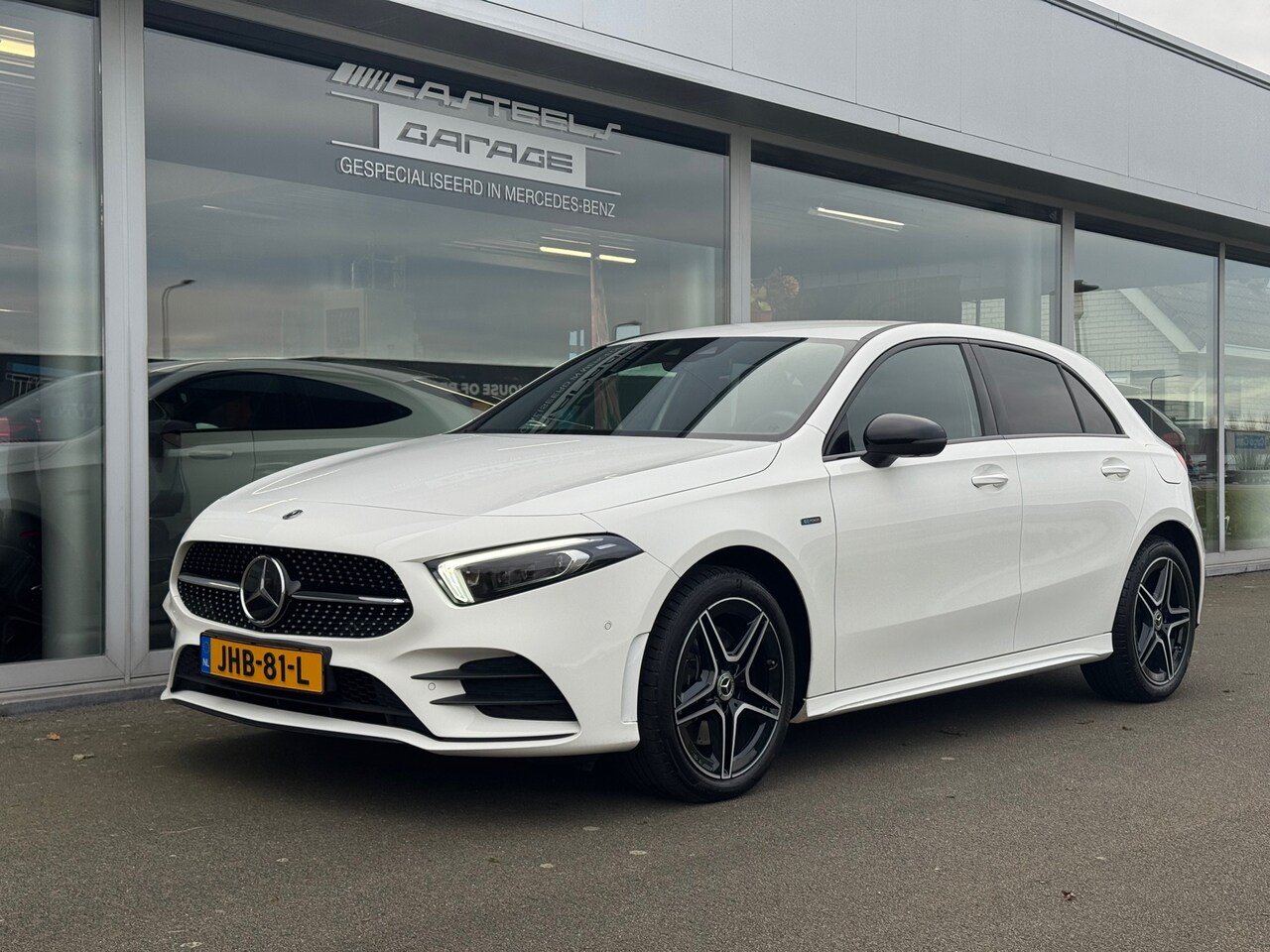Mercedes-Benz A-klasse - 250 e Business Solution AMG Night Limited automaat , Distronic , 360 graden camera , Memor - AutoWereld.nl