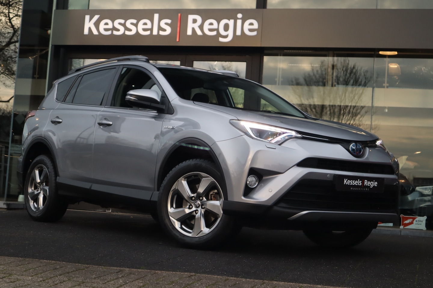 Toyota RAV4 - 2.5 Hybrid AWD Executive Memory Keyless ACC Camera El.kelp Stuur+Stoelverwarming - AutoWereld.nl