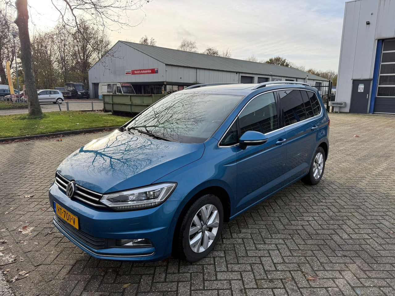 Volkswagen Touran - 1.6 TDI SCR Highline pano autmaat - AutoWereld.nl