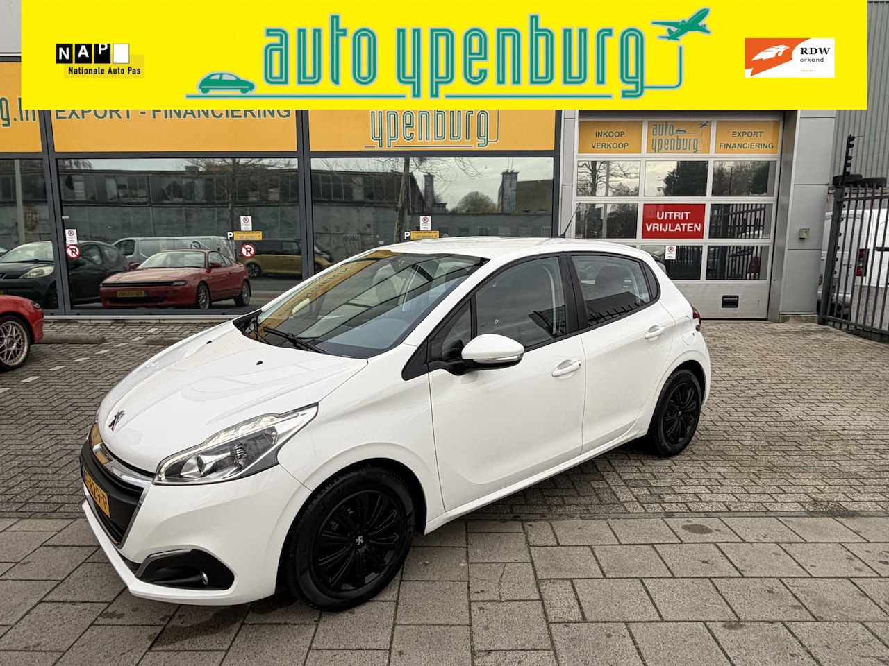 Peugeot 208 - 1.2 PureTech Blue Lease Active * 128.159 Km * Navi * Airco * Led * Cruise Control * - AutoWereld.nl