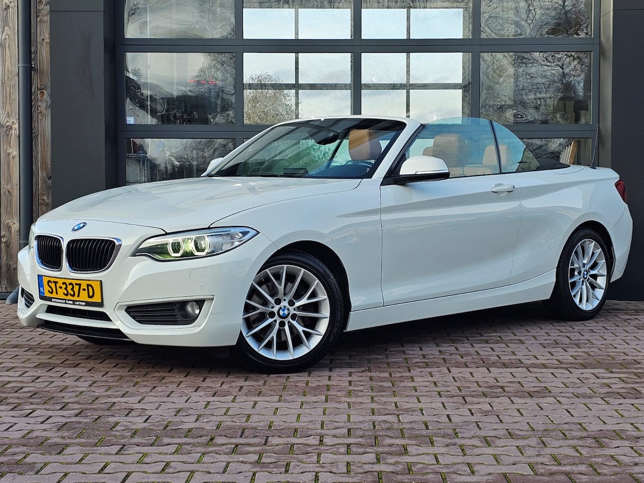 BMW 2-serie Cabrio - 220i Centennial High Executive | Automaat | Leder | Xenon | Windscherm | Stoelverwarming | - AutoWereld.nl
