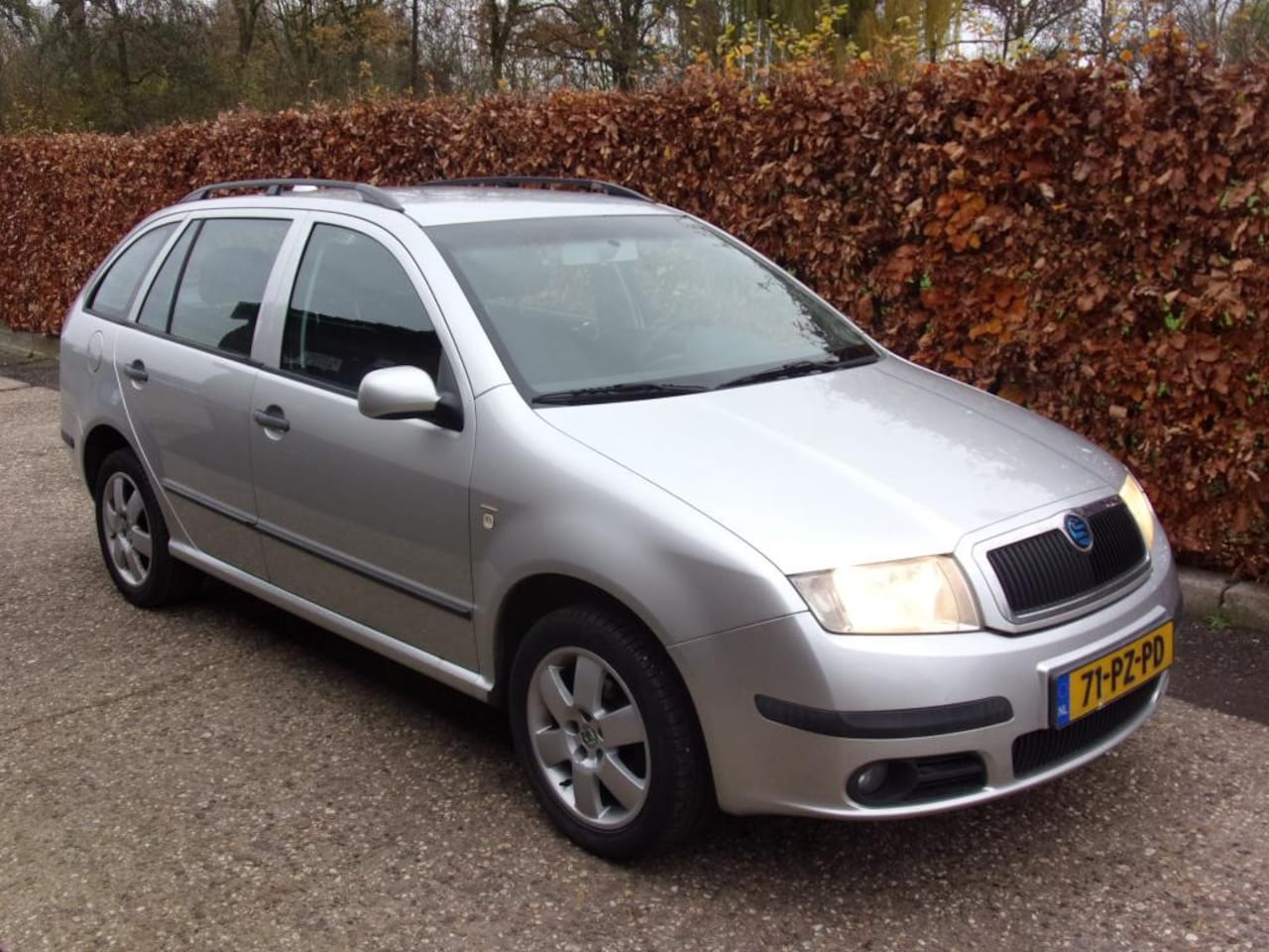 Skoda Fabia Combi - 1.4-16V Elegance NWE APK AIRCO CRUISE - AutoWereld.nl