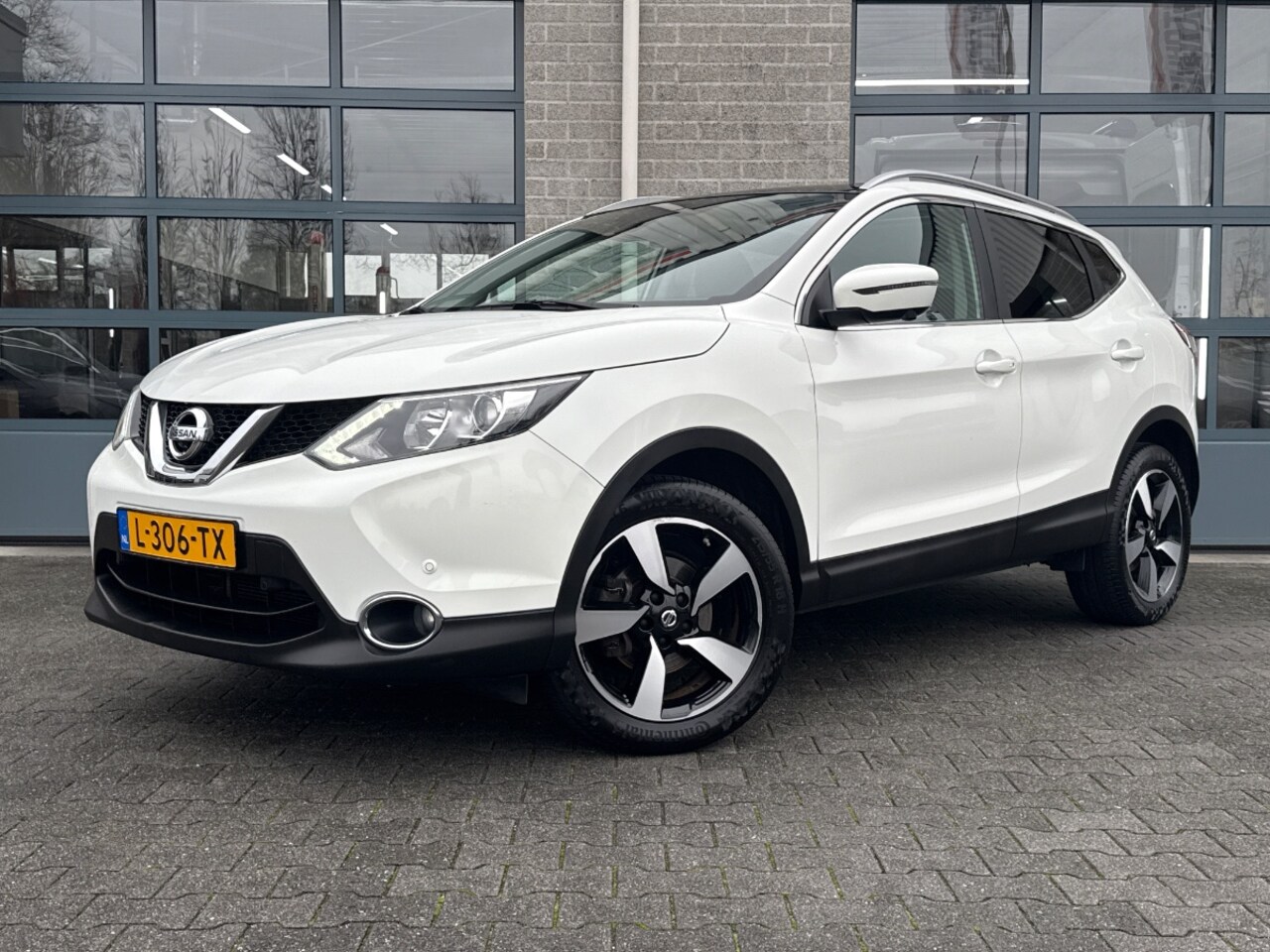 Nissan Qashqai - 1.2 Tekna | PANORAMADAK | 360 CAMERA | - AutoWereld.nl