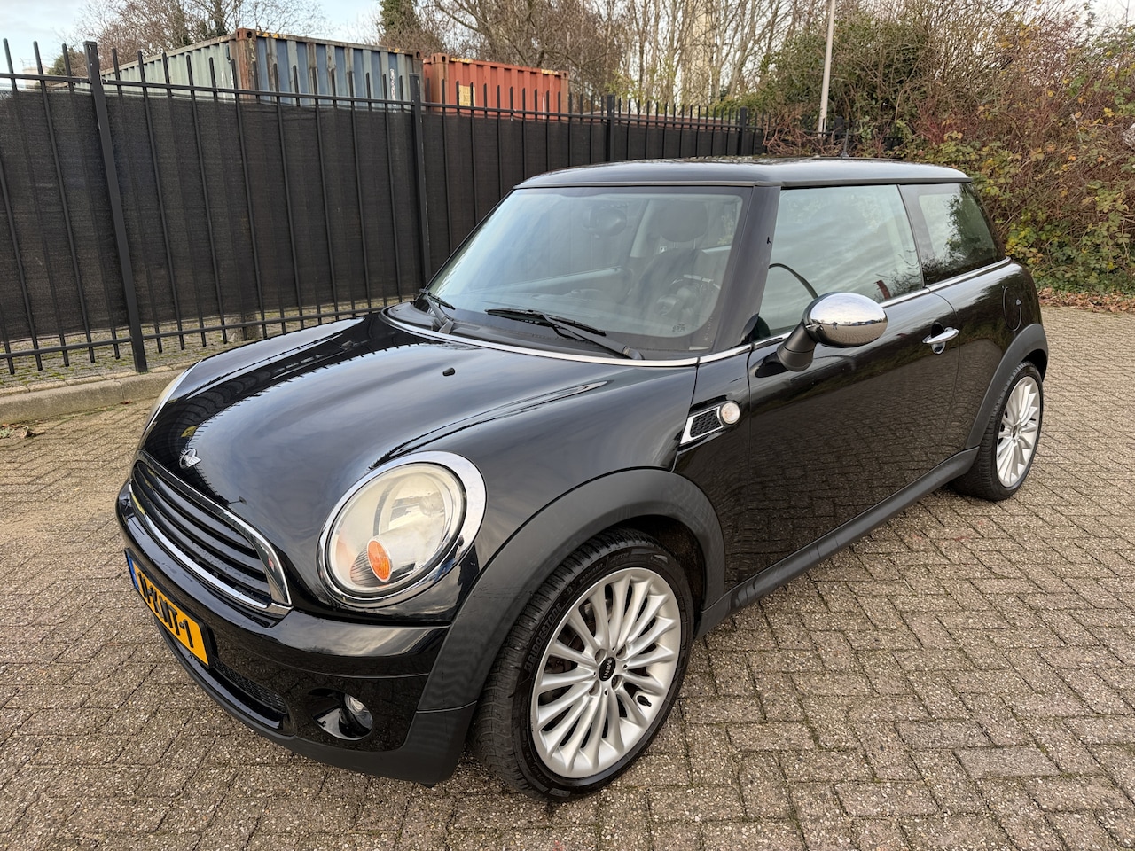 MINI One - Mini 1.4 Anniversary MK II Pano/Airco/Cruise/Navi/LMV - AutoWereld.nl