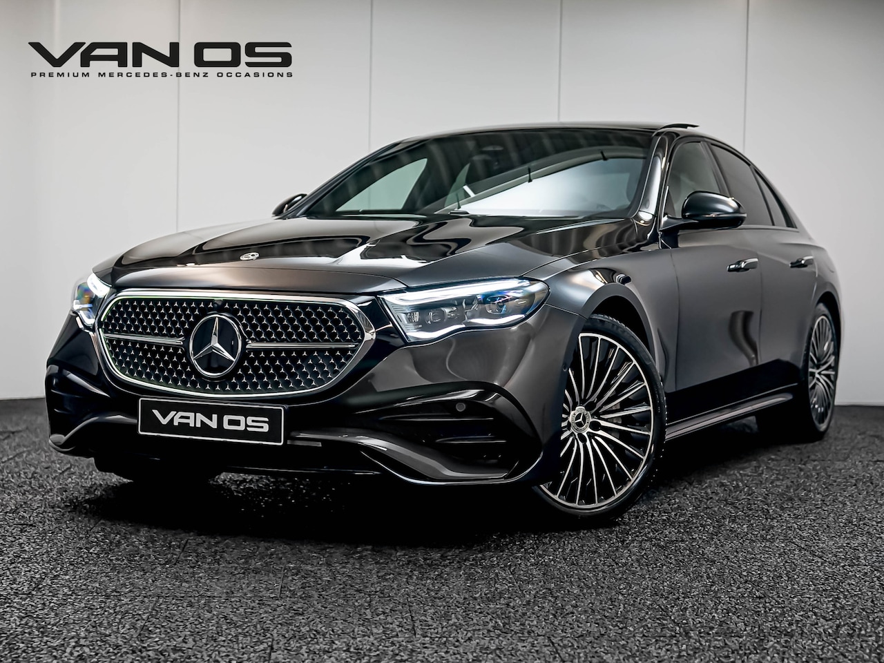 Mercedes-Benz E-klasse - E400 e 4MATIC AMG Line | Luchtvering | Pano | Achterasbesturing | Head-up display - AutoWereld.nl
