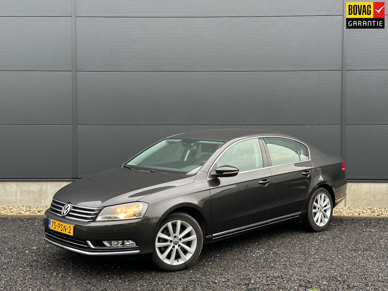 Volkswagen Passat - 1.4 TSI Highline BlueMotion Leder/Alcantara | Clima | Bluetooth | Camera | Stoelverw. - AutoWereld.nl